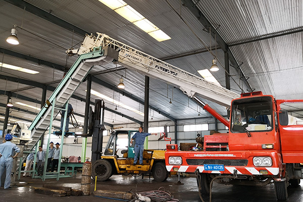 Our company upgraded the production lines with automatic mechanical arms in 2019 Our company upgraded the production lines with automatic mechanical arms in 2019