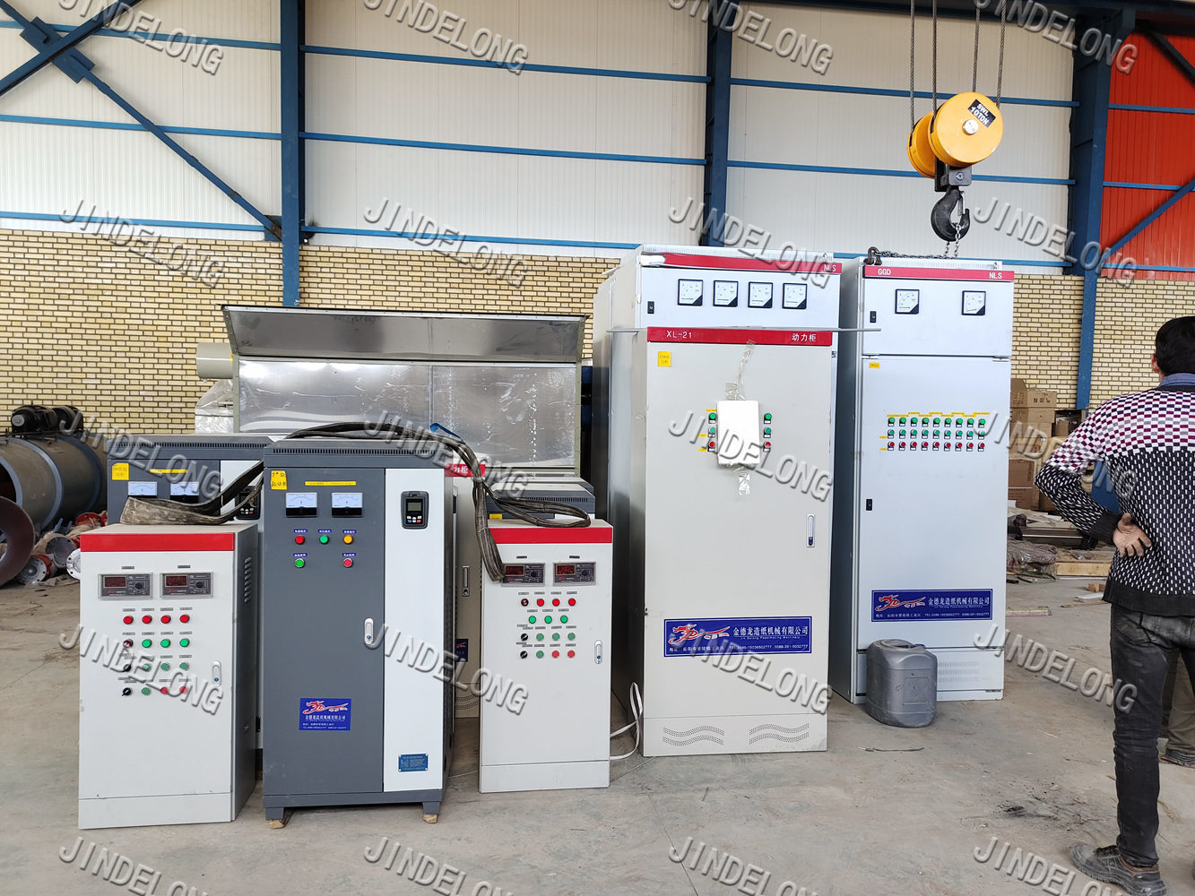 Electrical control cabinet inverter
