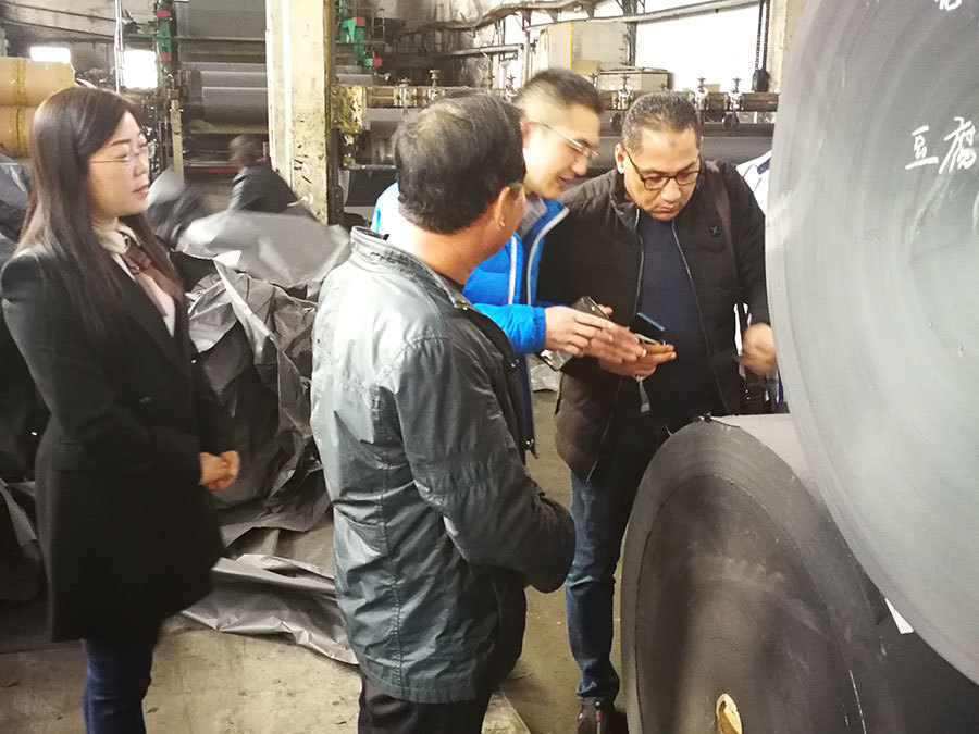 Egyptian customers visit the fruit bag paper machine Egyptian customers visit the fruit bag paper machine
