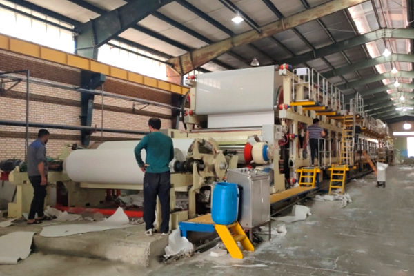 Yarn tube paper/board paper machine