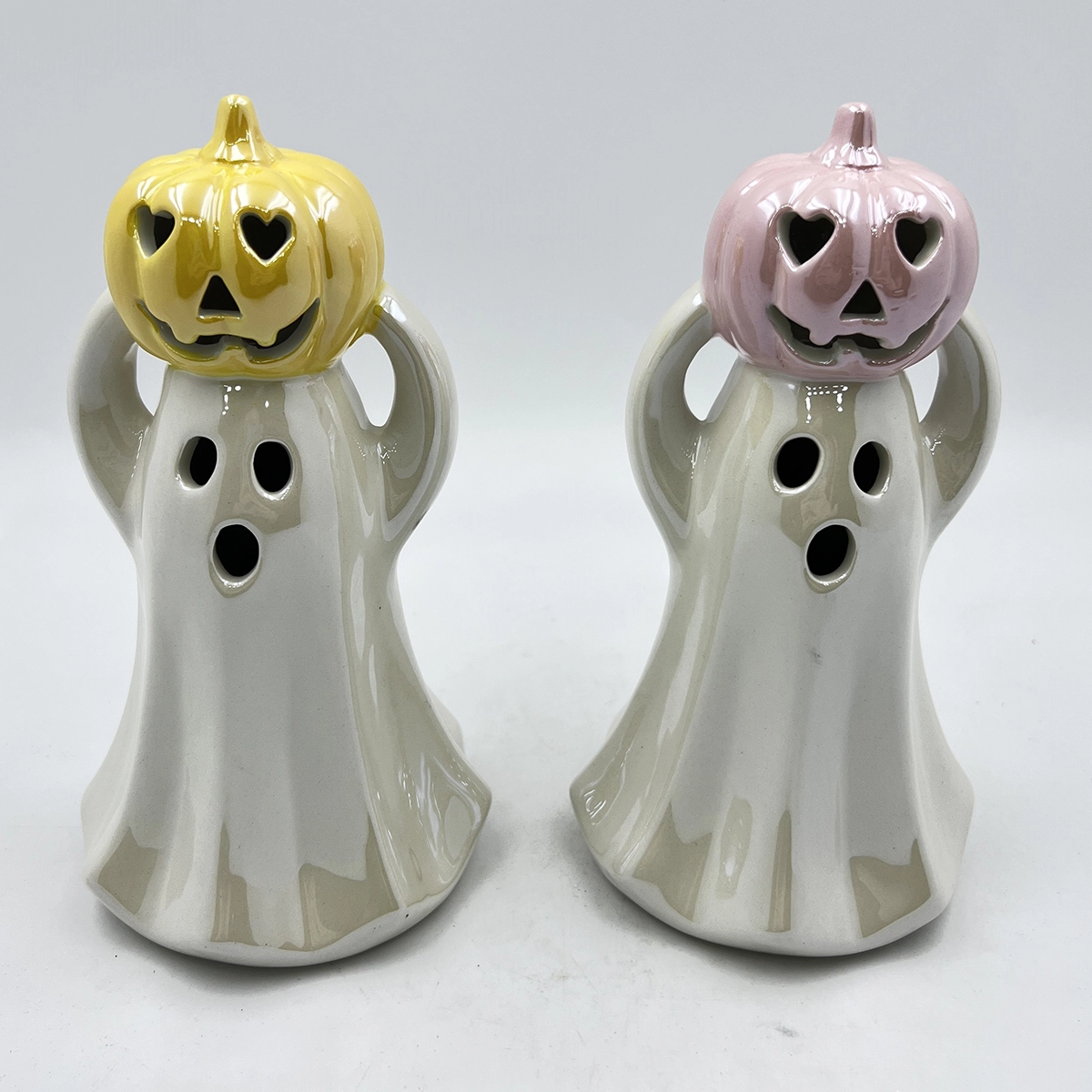HY240747 White ghost holding pumpkin LED lamp - heavy quality