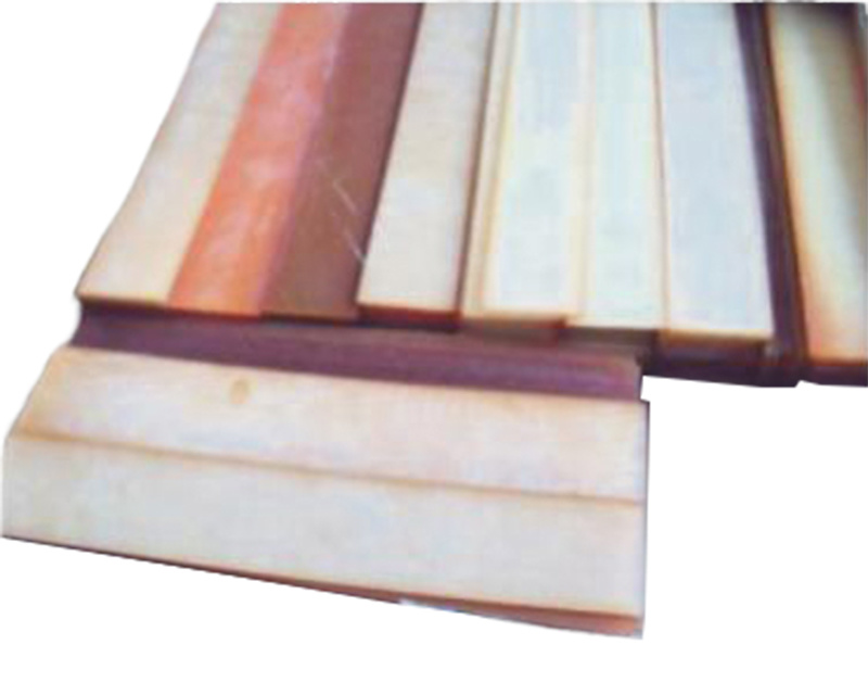 Glue application edge scraper