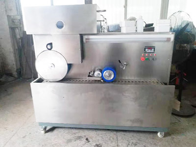 CHOCOLATE BEAN PRINTING/CODING MACHINE