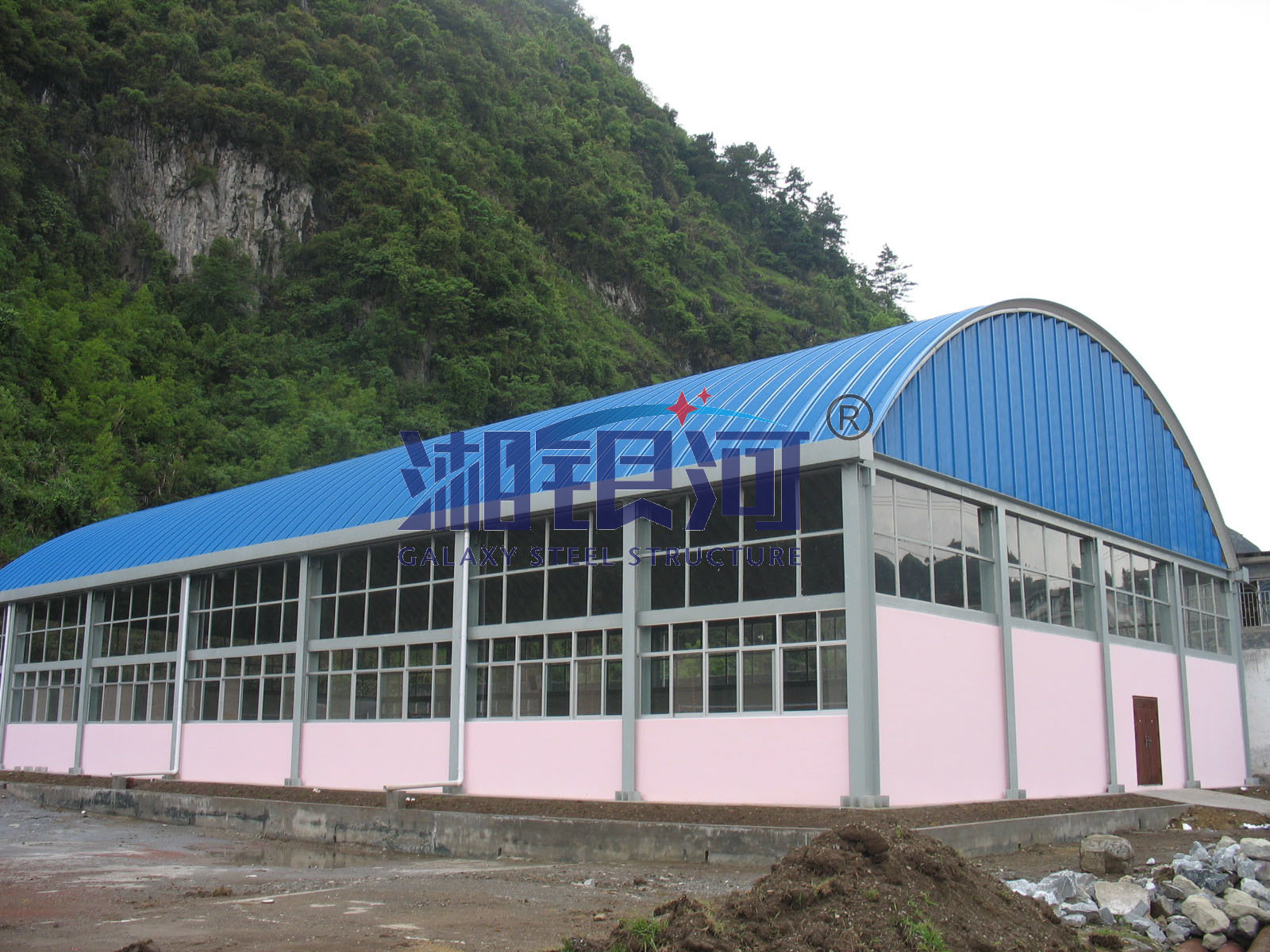 高峰矿业羽毛球馆