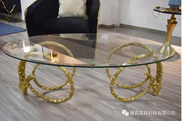 The coffee table can also be beautiful