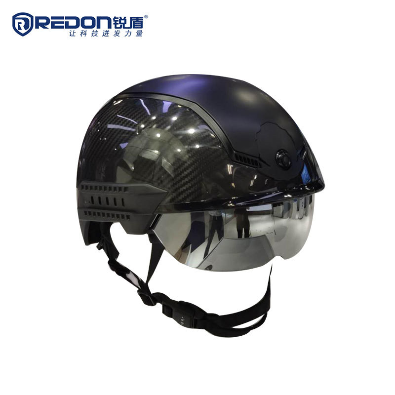 Intelligent temperature measuring helmet