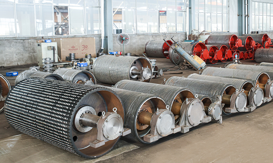 Belt conveyor drive and reducer failure