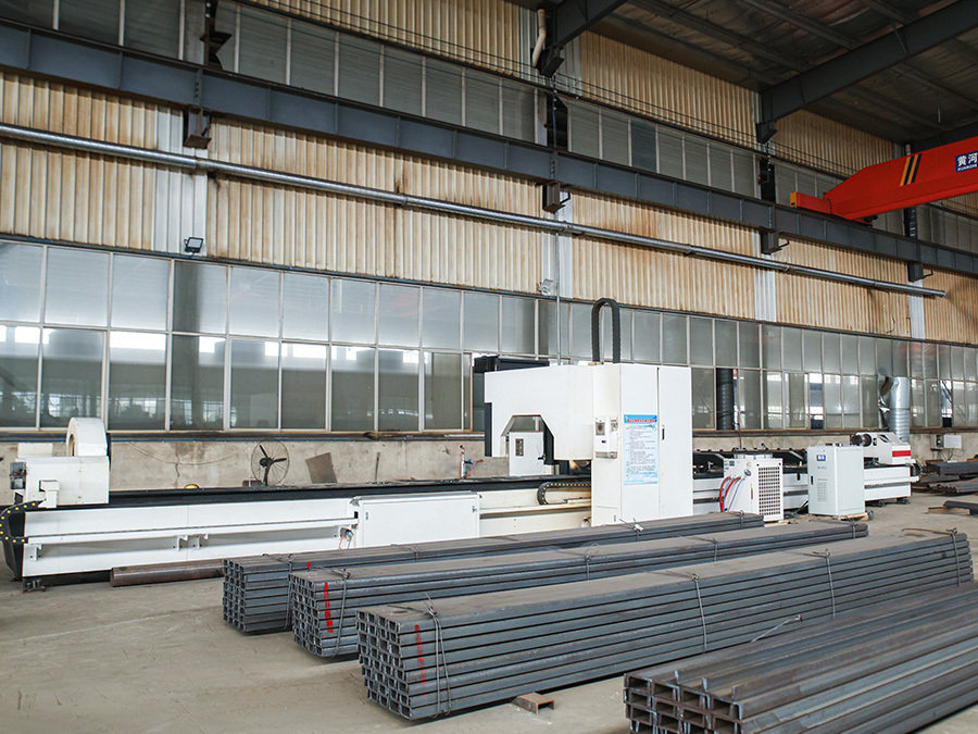 6000W laser tube cutting machine
