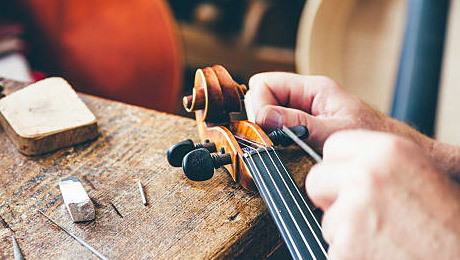 The types of violin strings and the characteristics of the sound