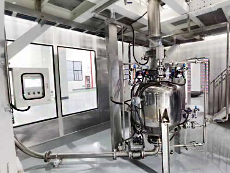 Positive pressure dense phase pneumatic conveying system