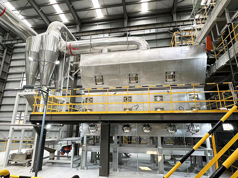 Internally heated composite fluidized bed
