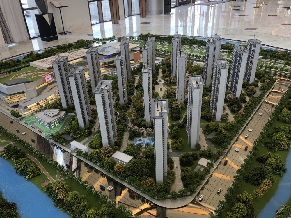 沈阳华发中东和平首府航空障碍灯顺利安装完成运行