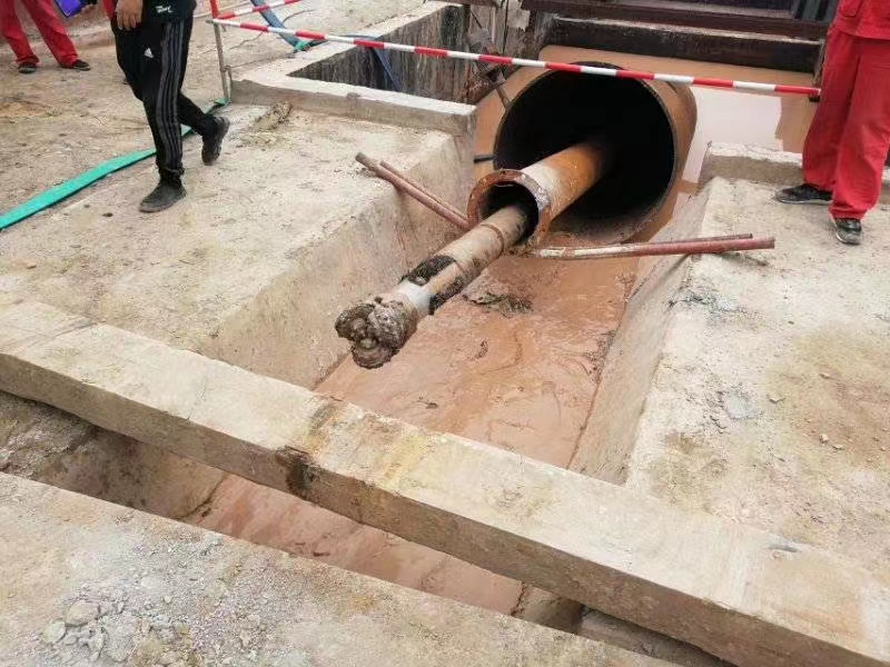 Tricone bit at the construction site