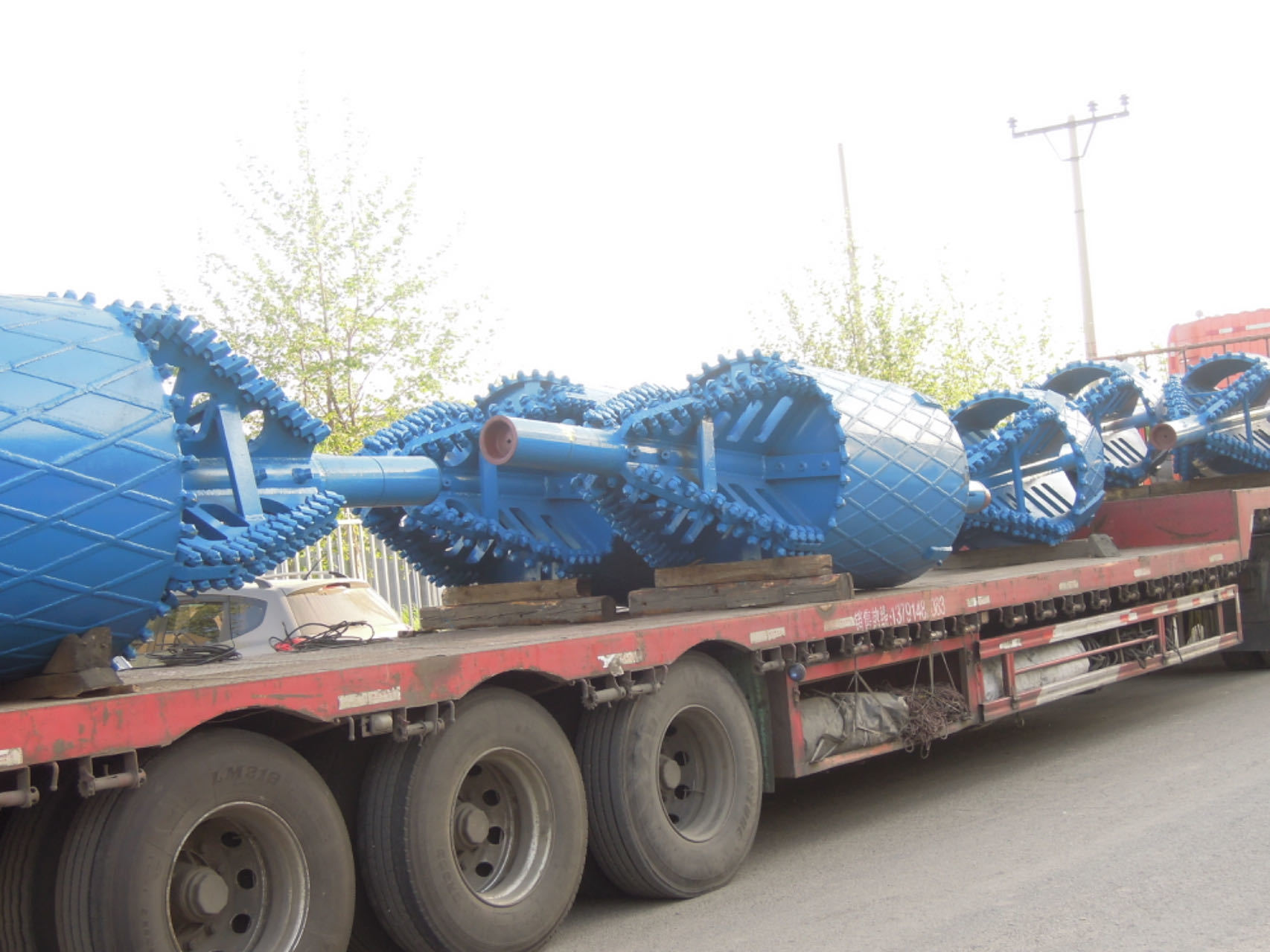 Soil reamer delivery