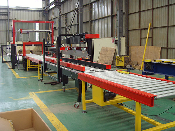 Packaging assembly line