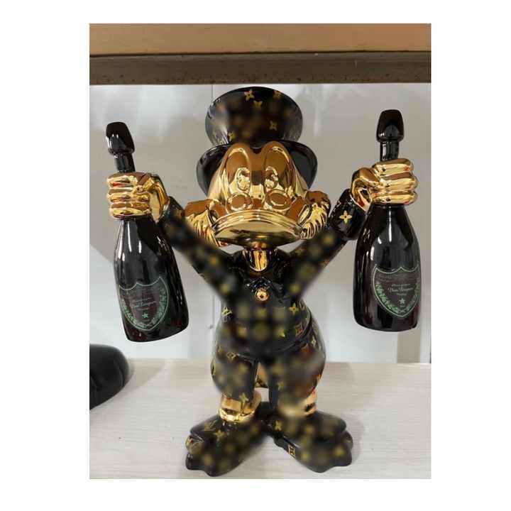 Modern Design Pop Art Gloss Donald Duck Statue Custom Resin Sculpture with Two Bottles Electroplating Gold Color Fiberglass Duck
