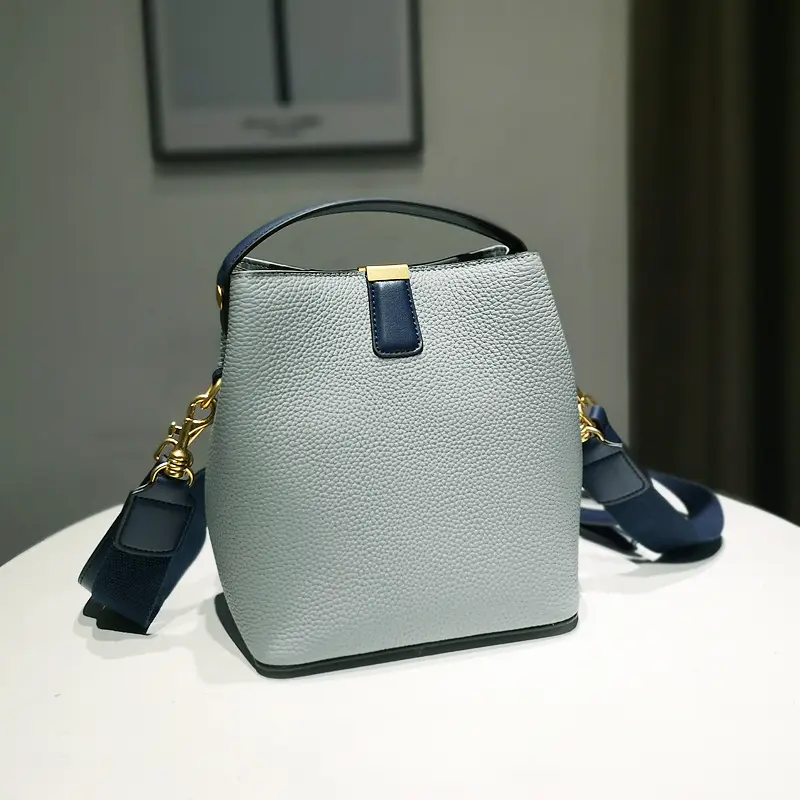 Exploring the Versatility and Style of Leather Sling Shoulder Crossbody Bags for Women