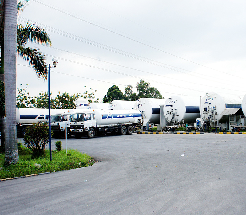 Large Scale Cryogenic Liquid Storage Tank