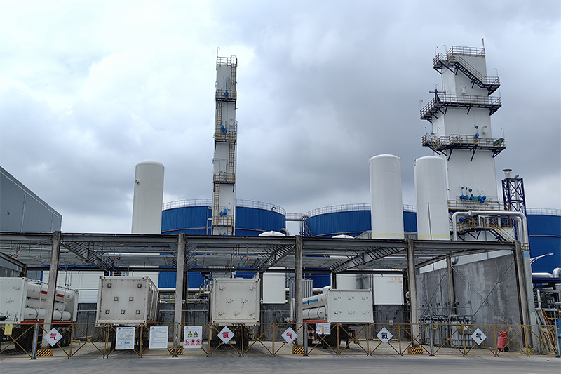 Air separation and liquefaction plant