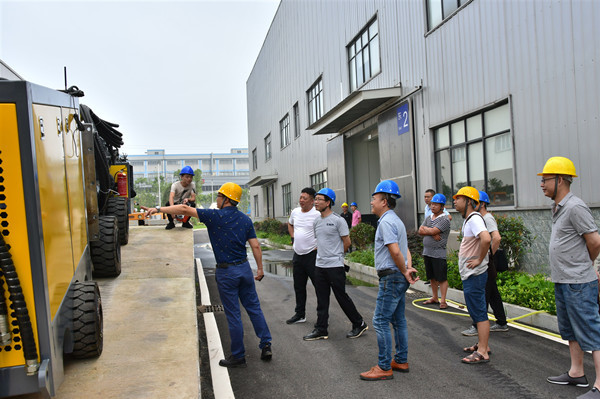湖南水口山有色金屬集團有限公司領導來創(chuàng)遠高新參觀交流