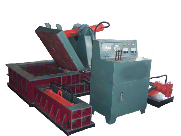 Briquetting machine