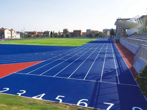 Hybrid plastic runway