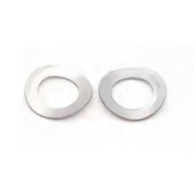 Saddle-shaped washer