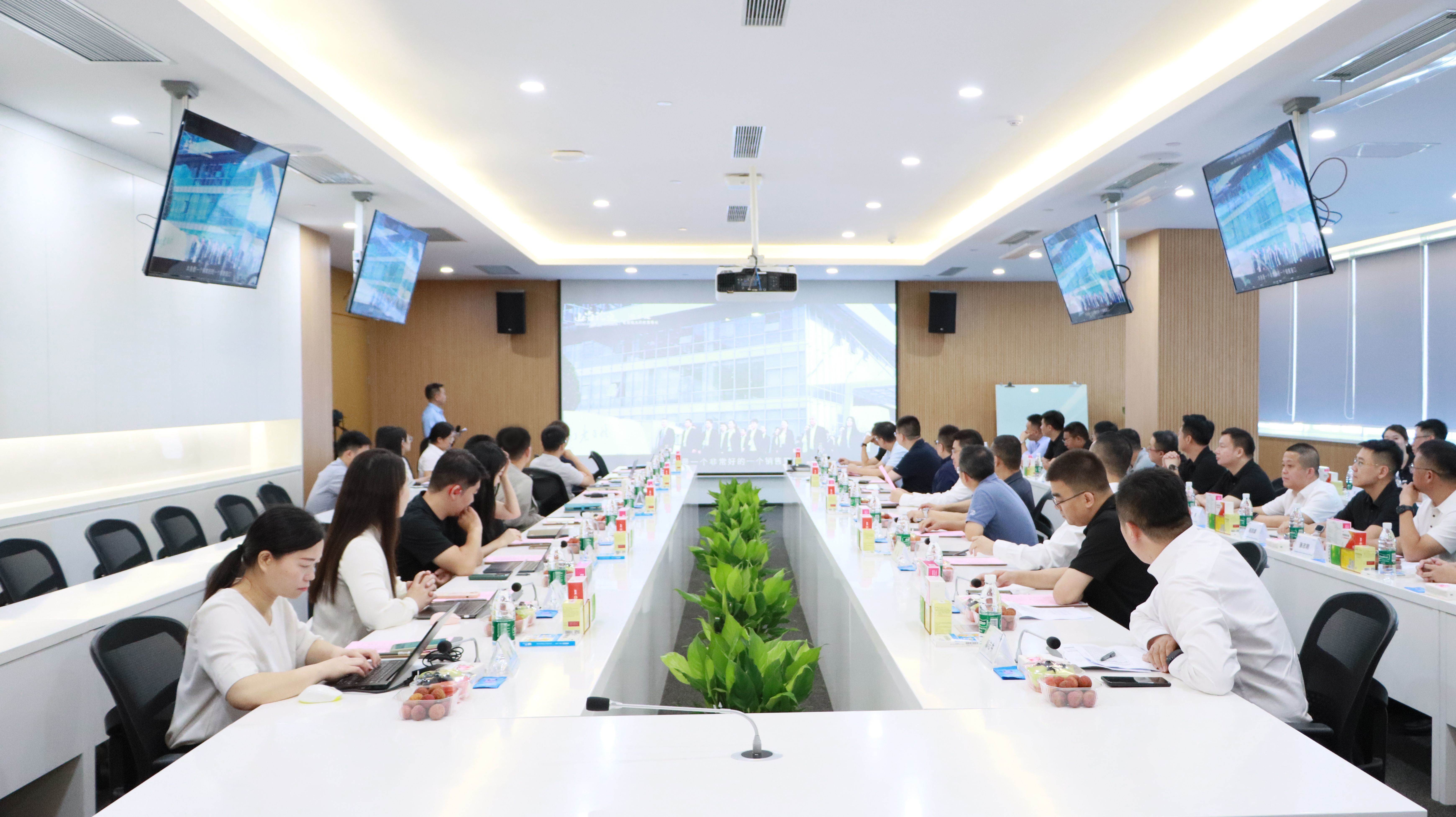 金年会 金字招牌诚信至上大药房与华润三九2025年战略洽谈会圆满召开
