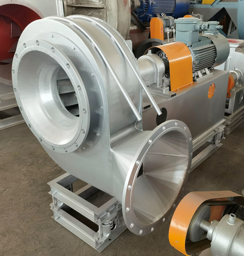 Back-blowing fan (housing with cooling water pipe) Back-blowing fan (housing with cooling water pipe)