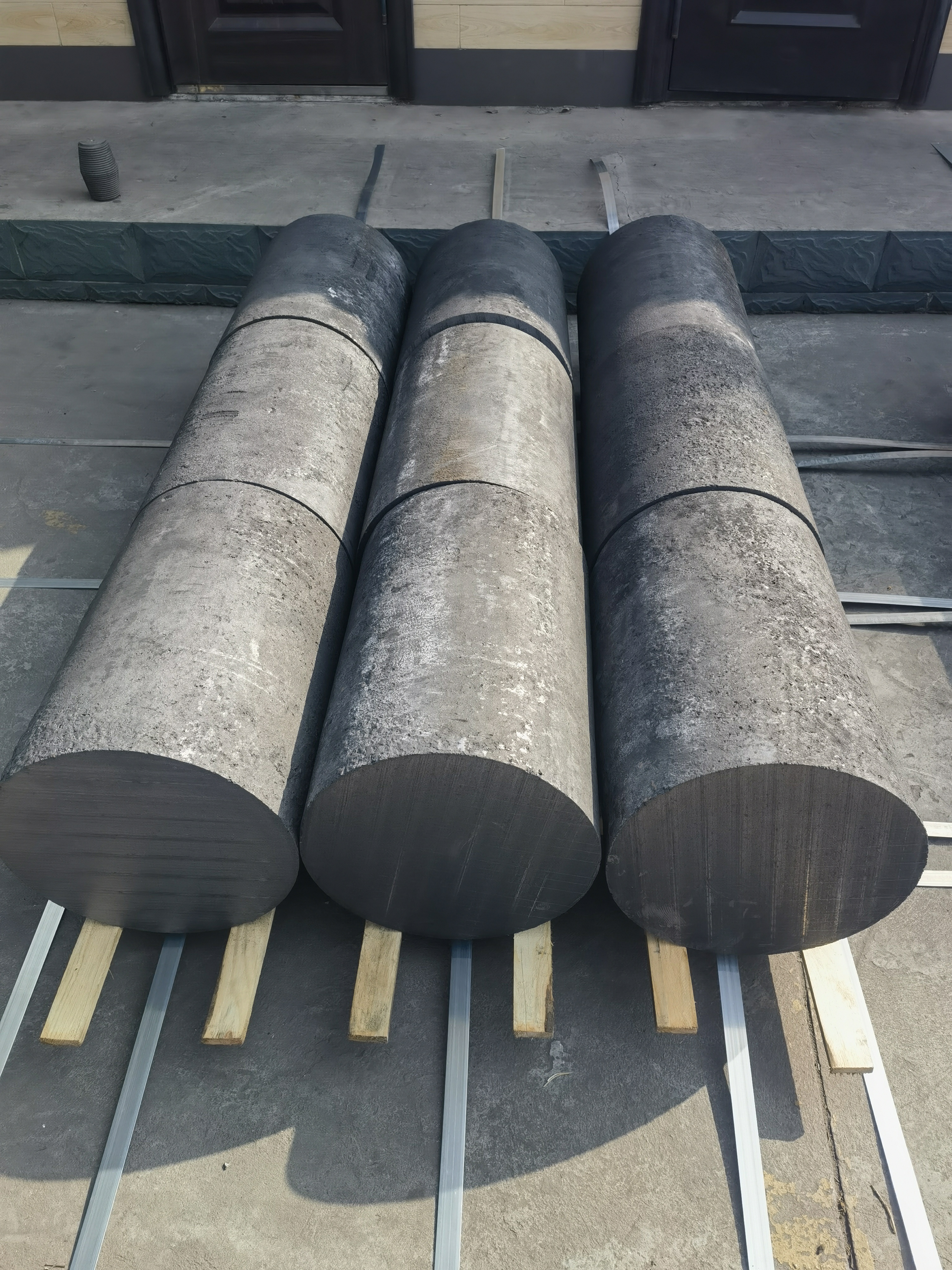 GRAPHITE ROD