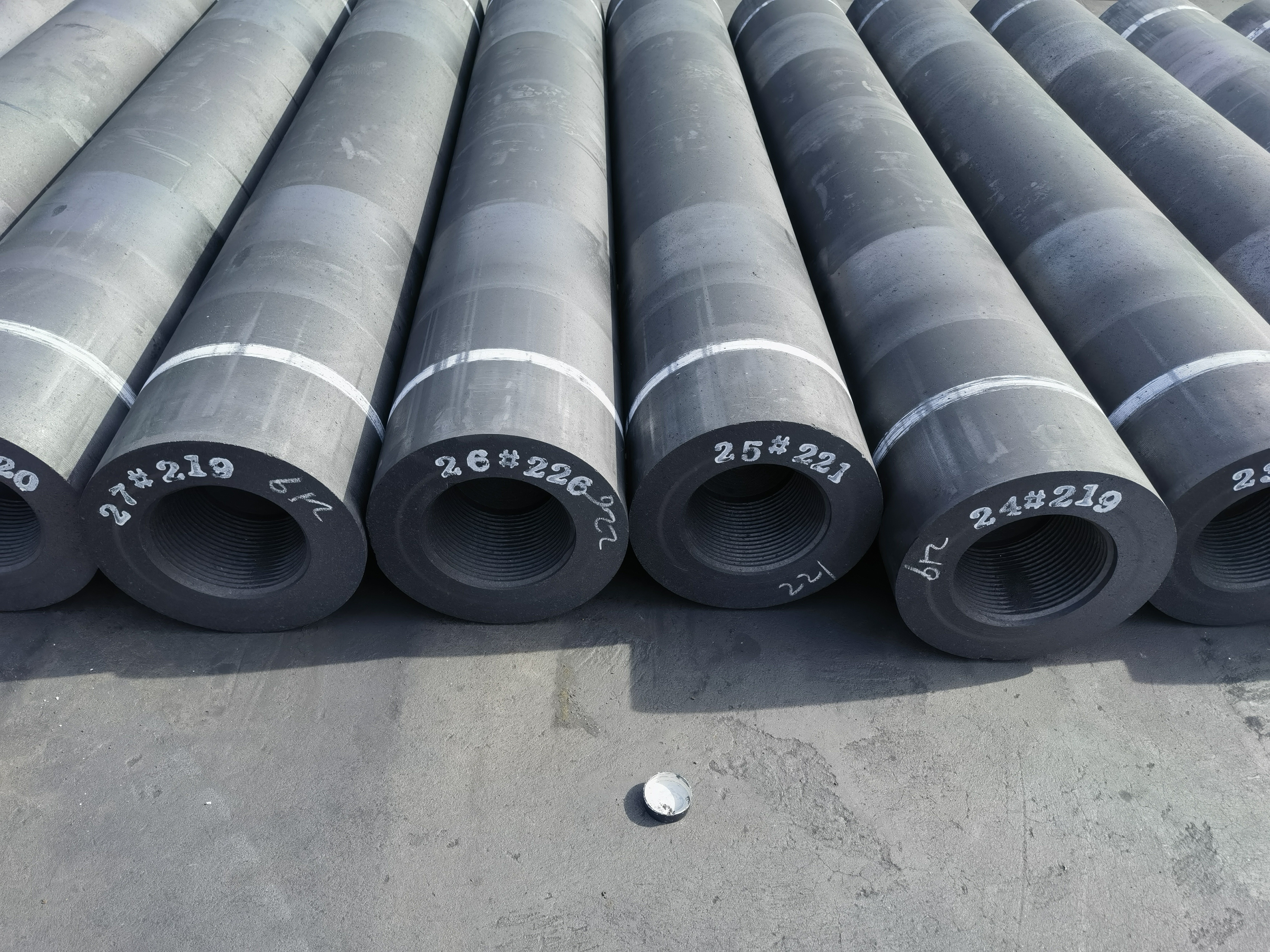 SMALL DIAMETER HP GRAPHITE ELECTRODE