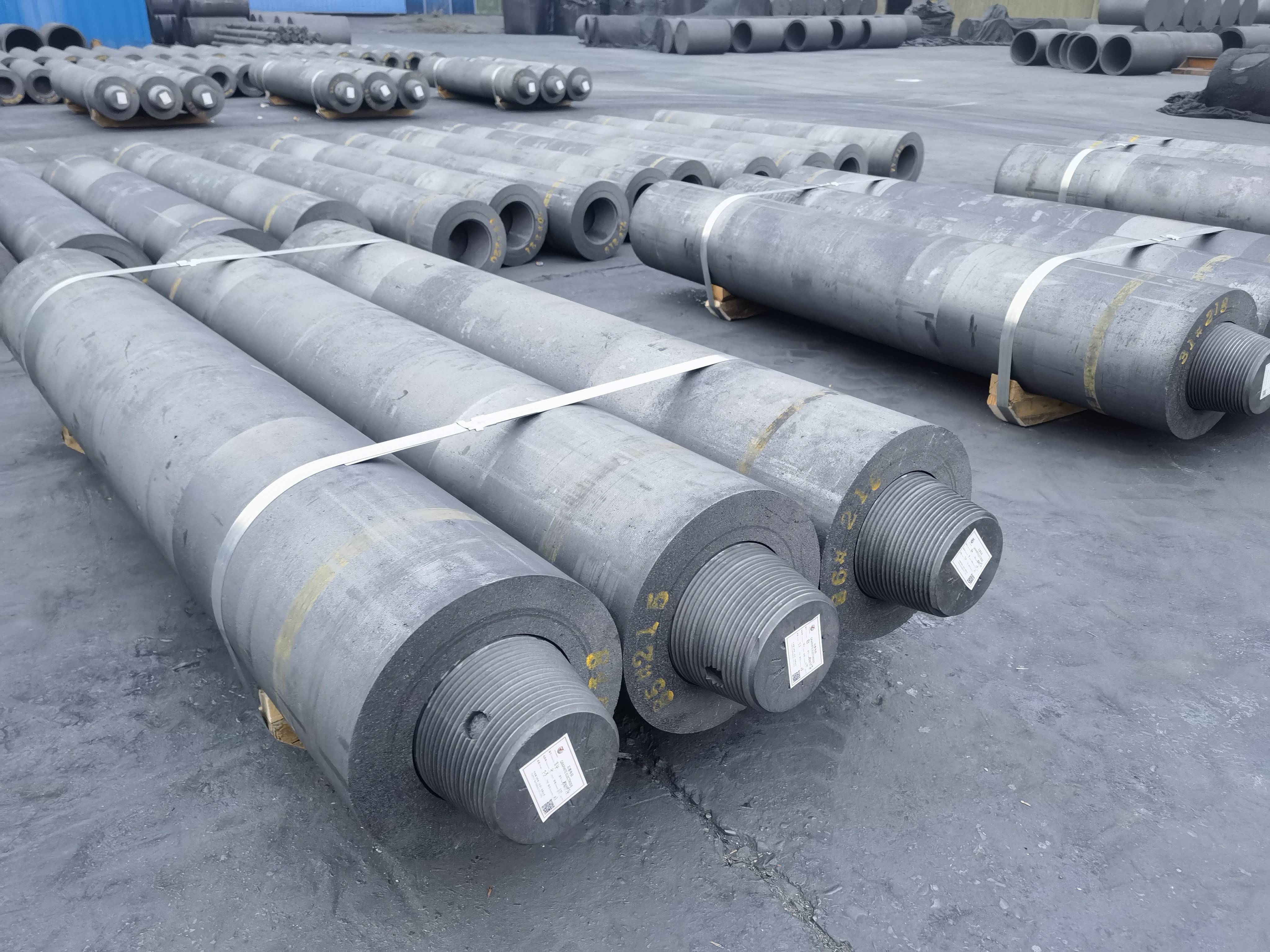 MEDIUM DIAMETER RP GRAPHITE ELECTRODE
