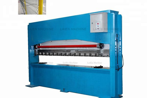 Mesh bending machine