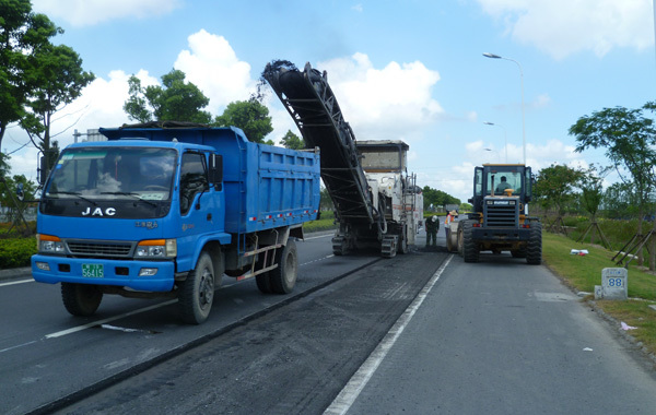 道路修復工程
