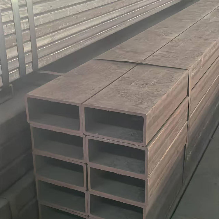 Seamless square tube