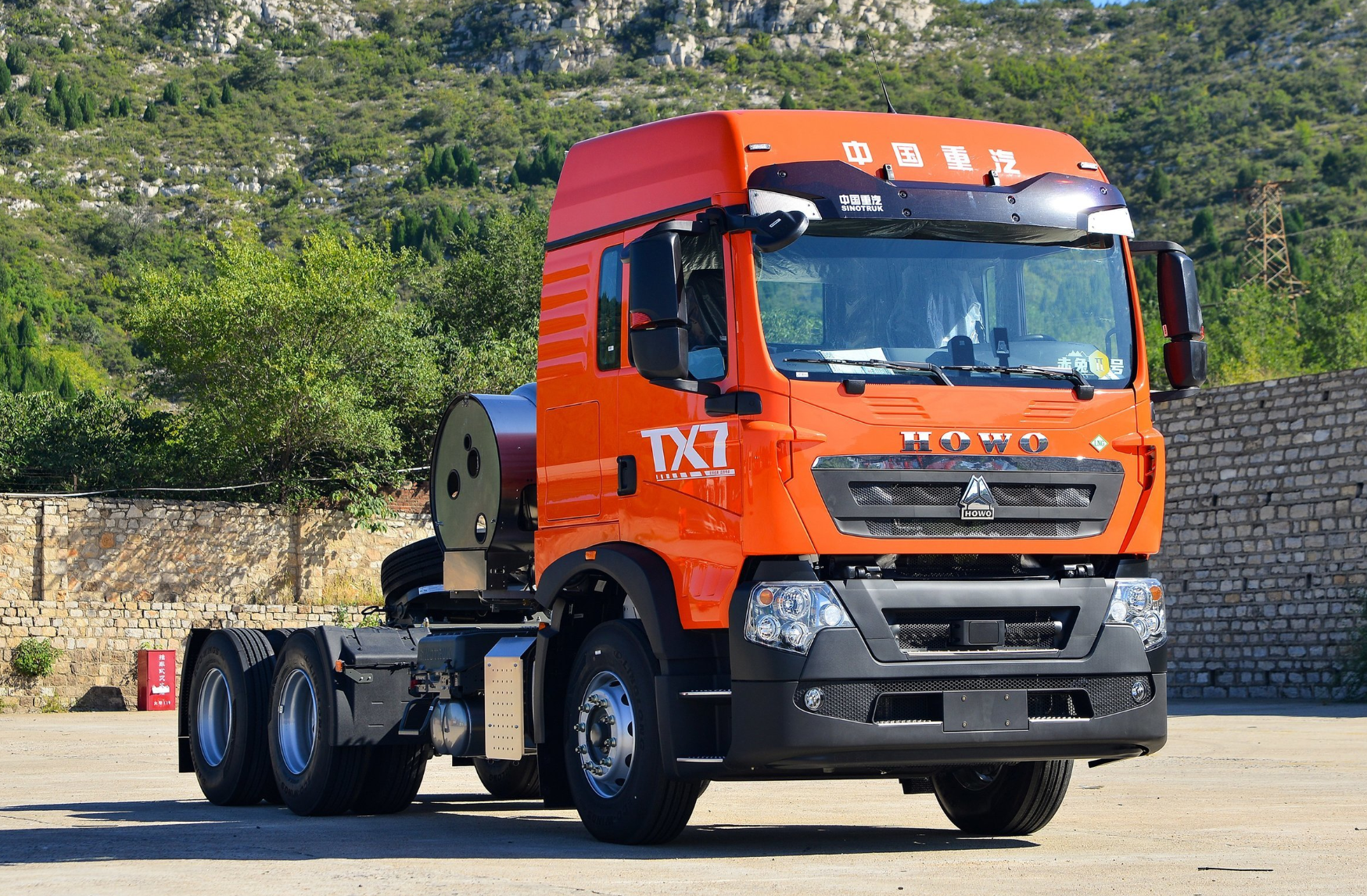 豪沃TX7 480马力燃气牵引车