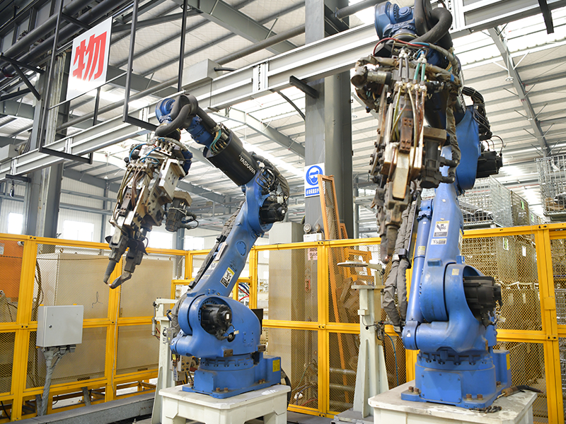 Robot spot welding Robot spot welding