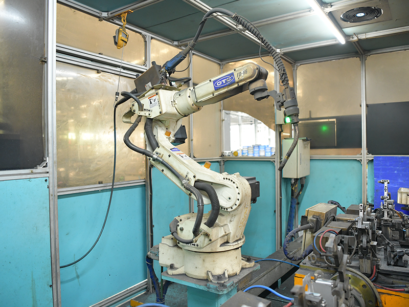 Robot arc welding Robot arc welding