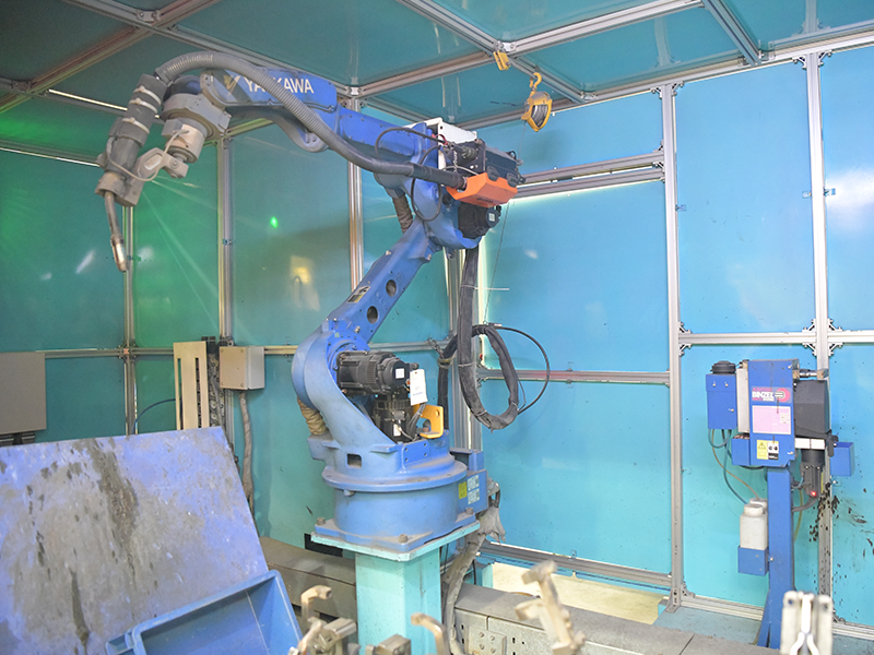 Robot arc welding Robot arc welding