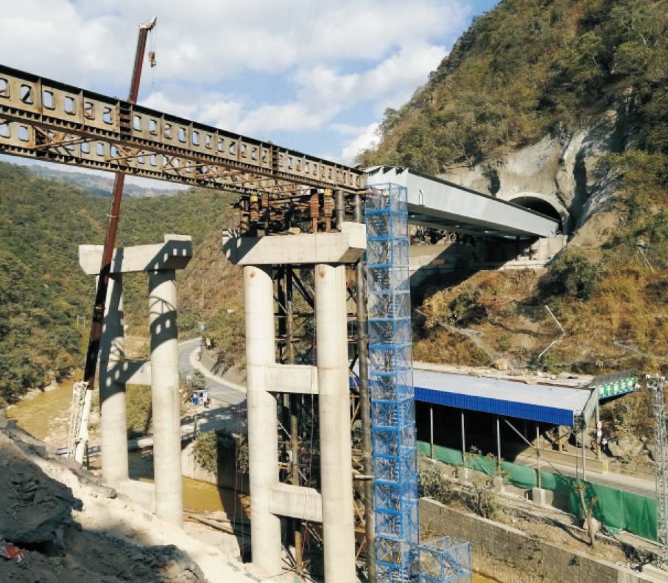 Longdong No. 1 Bridge on the Yunxian to Lincang Expressway in Yunnan Province
