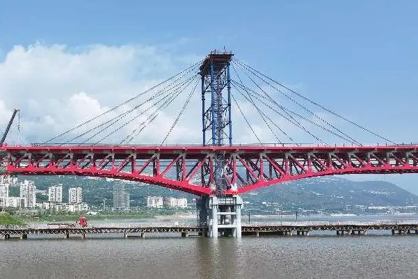 Steel structures in bridges