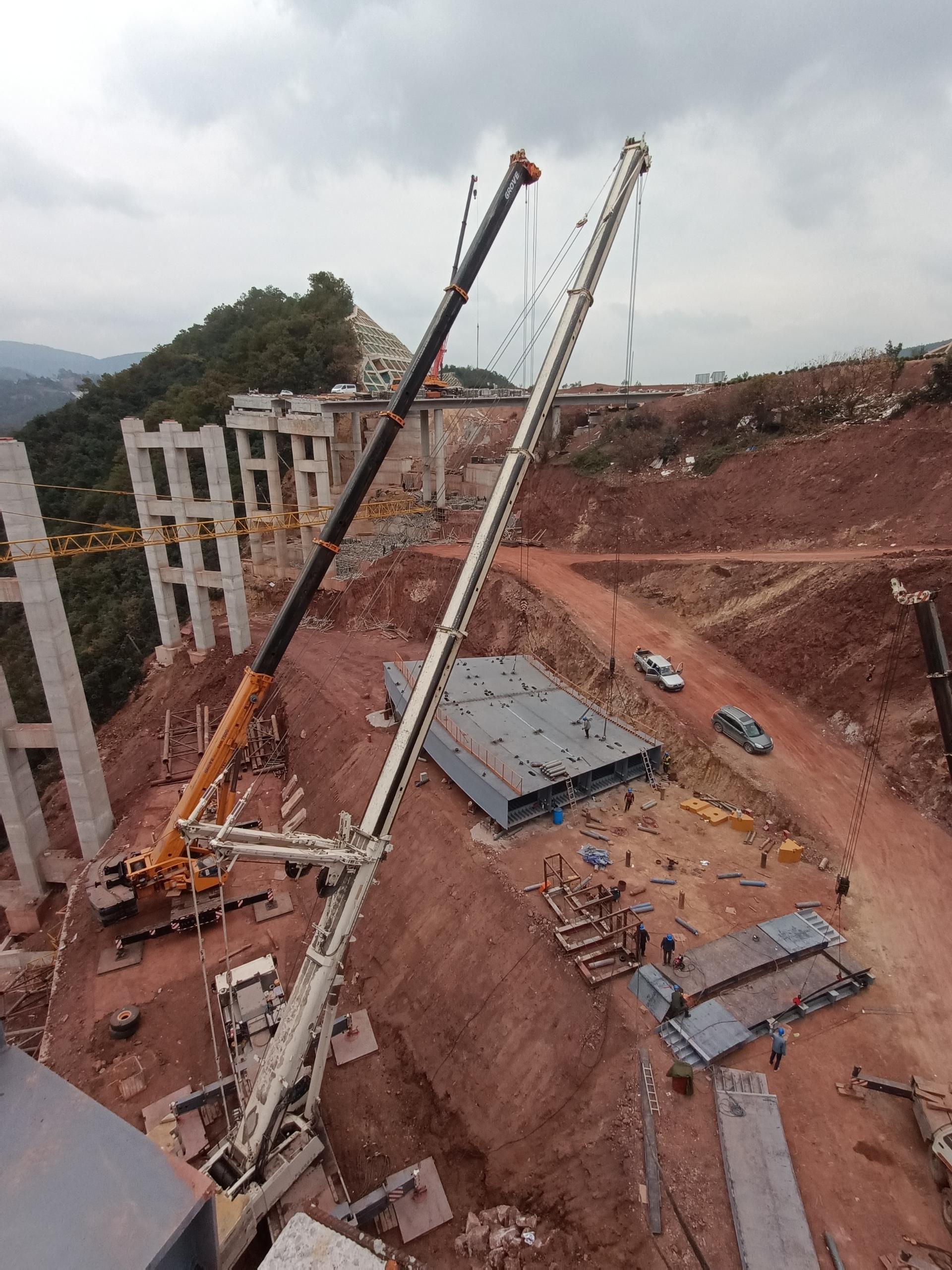 Tuoan Interchange Steel Box Girder Ramp Bridge on the Yunnan Xin Chu Da Expressway