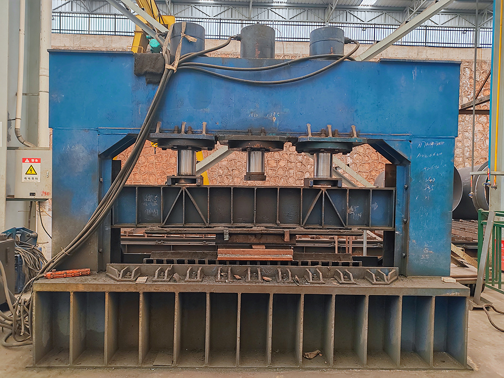 Gantry hydraulic press