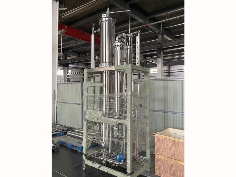 Electric pure steam generator