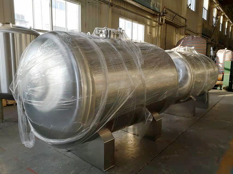 Horizontal purified water tank