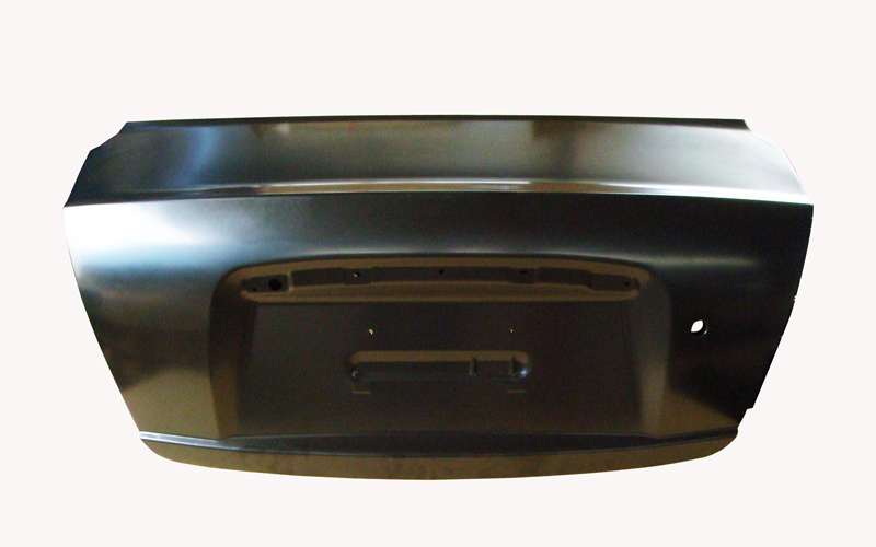 Attitude-06-trunk-lid