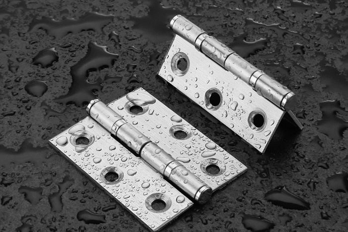 How to install and commission hinges