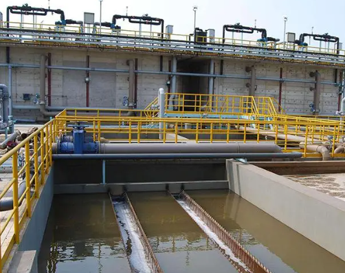 Biological denitrification of sewage