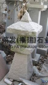 四方自然石灯