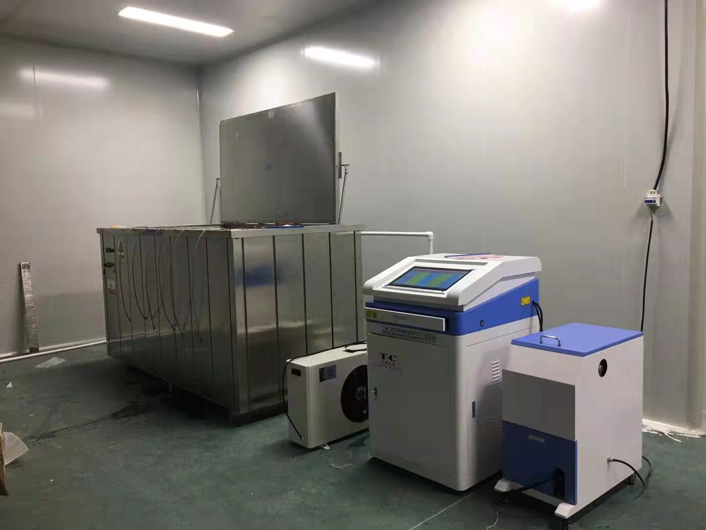 Hydrostatic testing machine